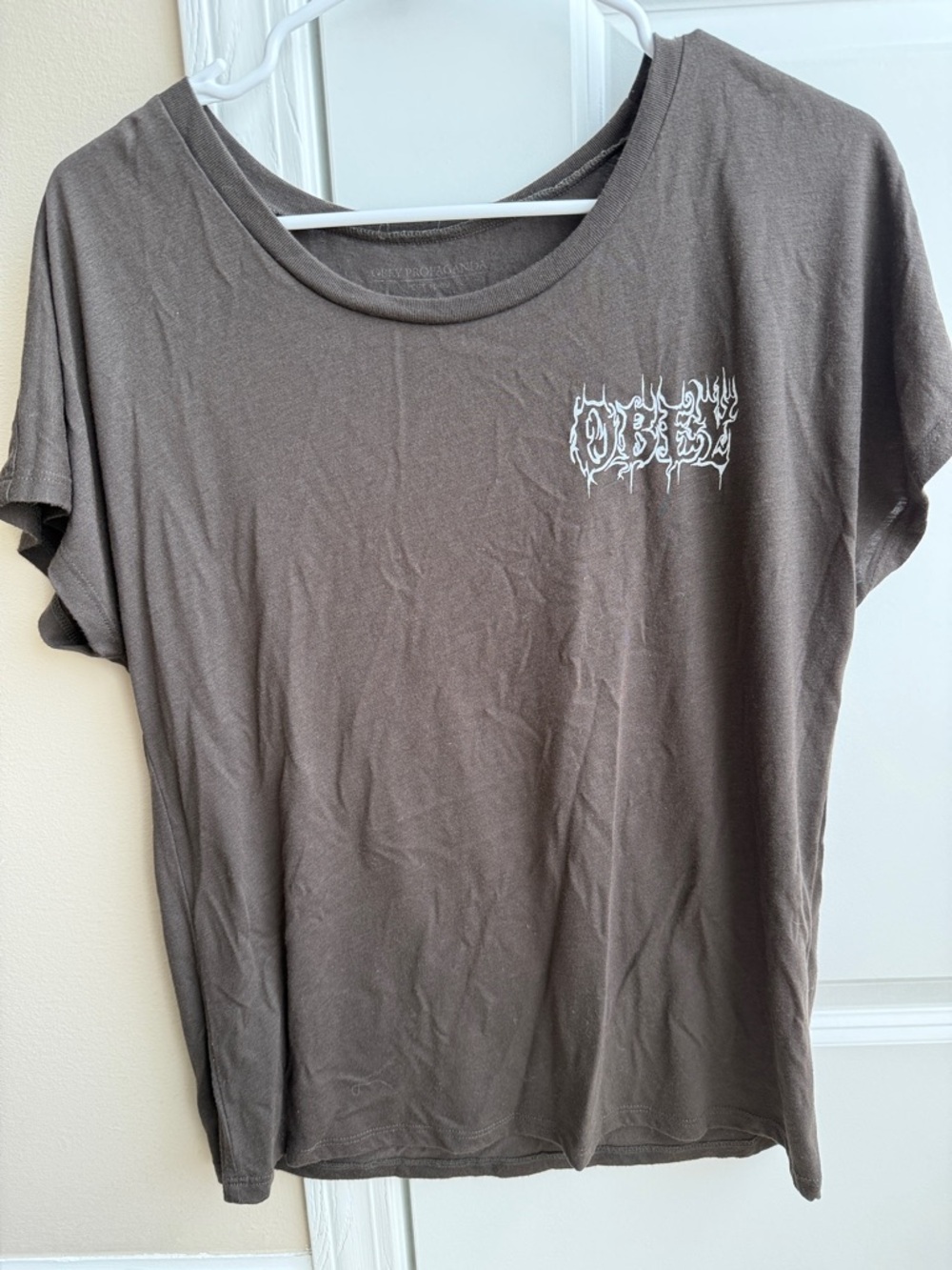 Graphic dark grey/Brown Tee with White Logo